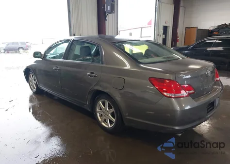 2007 Toyota Avalon Xls z USA, uszkodzony, nr VIN 4T1BK36B77U193419